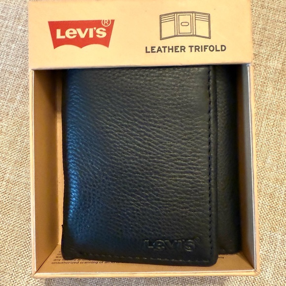 LEVI'S, MENS BLACK TRI FOLD MEN'S WALLET, RFID PROTECTION - Picture 8 of 10